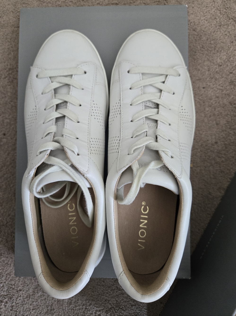 Vionic Women's Honey Lthr Sneaker in White